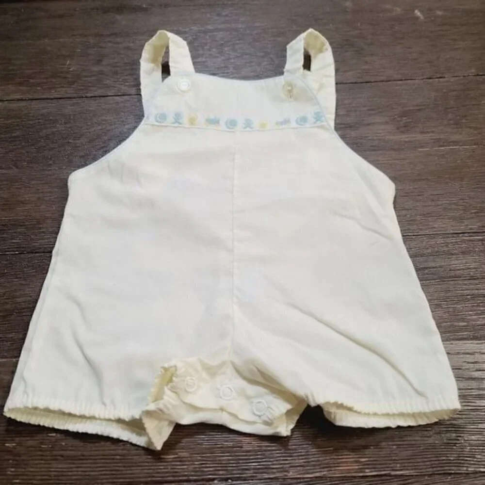 Vintage 70s 80s Pastel Yellow Embroidered Baseball Teddy Bear Train Baby Outfit